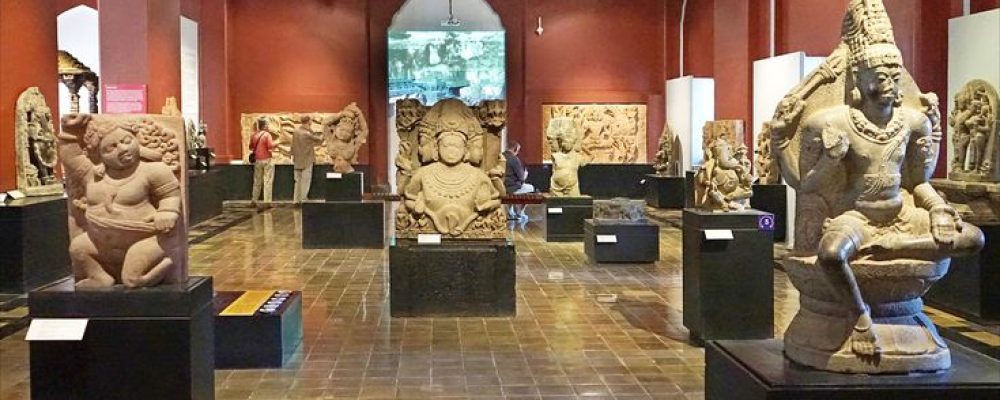 Explore the Chhatrapati Shivaji Maharaj Museum in Mumbai