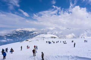Info on Apharwat Peak in Gulmarg _ Top Things to Do & Best Time to Visit